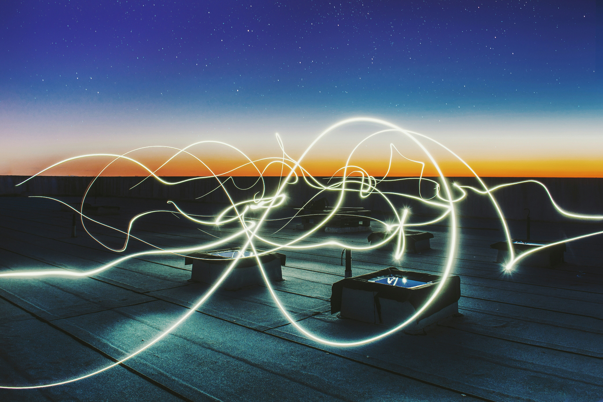 Luce calda in movimento, suggestione di energia